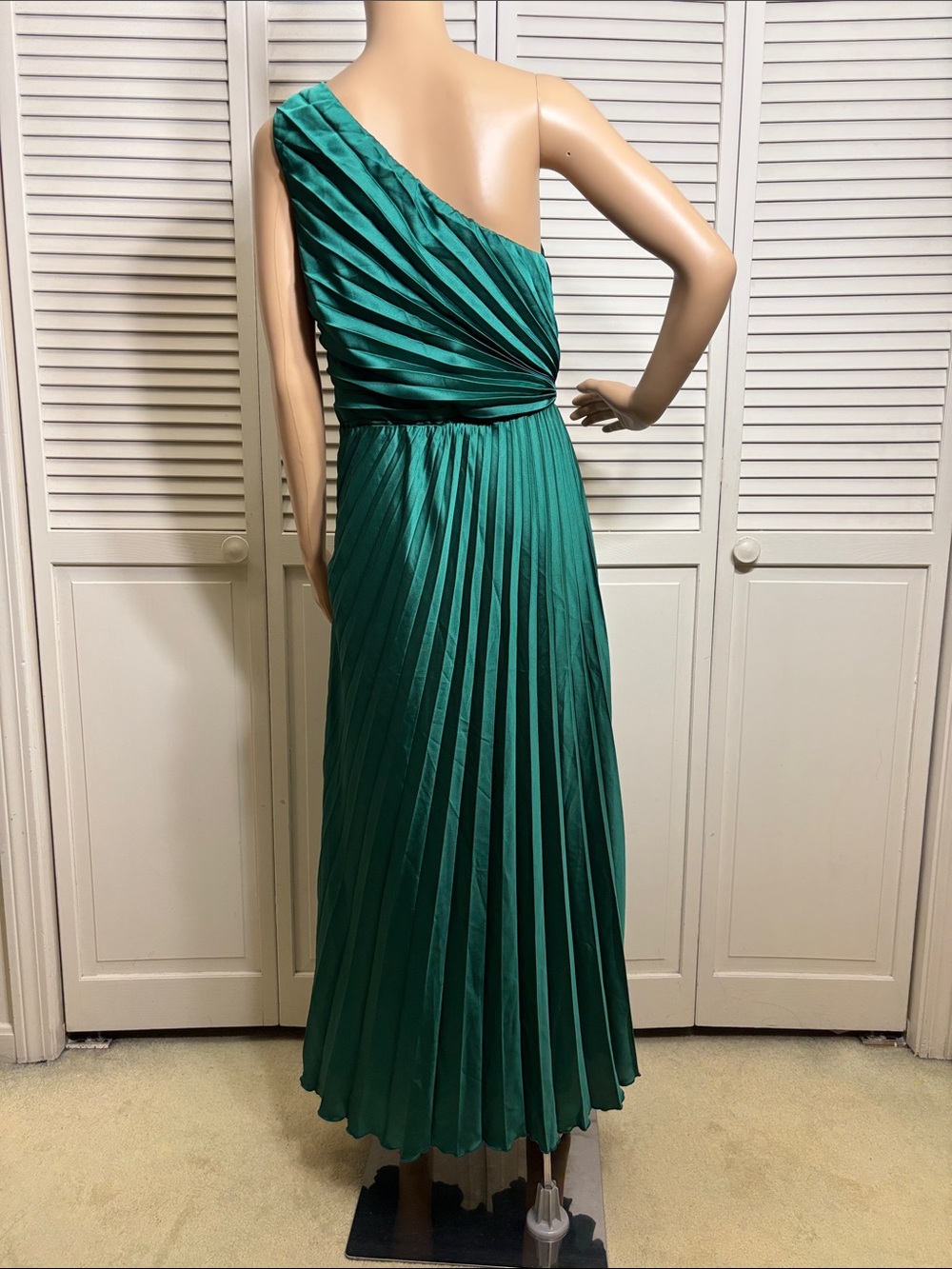 Abercrombie & Fitch Giselle Pleated One-Shoulder Midi Satin Green Dress Medium - Picture 10 of 16